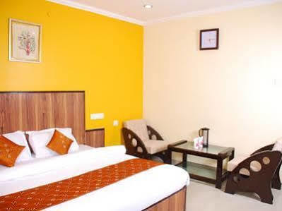 Didi Hotel Лакнау Екстериор снимка